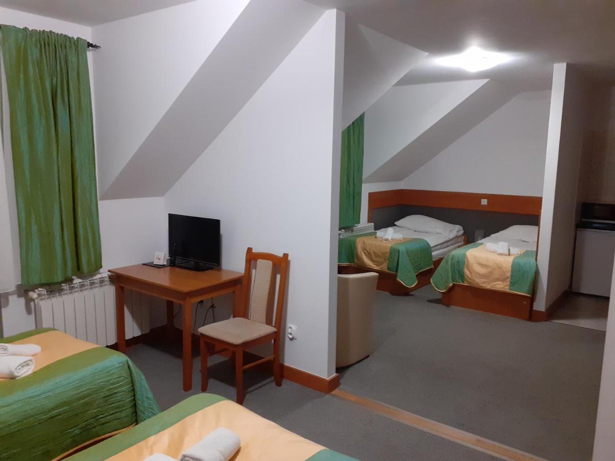 Aparthotel Arkadia ปวอตสก์ ภายนอก รูปภาพ