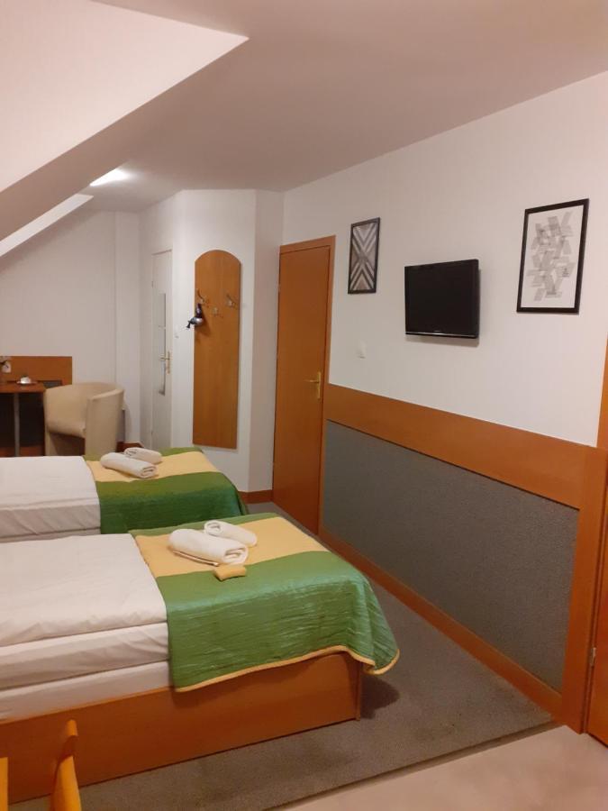 Aparthotel Arkadia ปวอตสก์ ภายนอก รูปภาพ