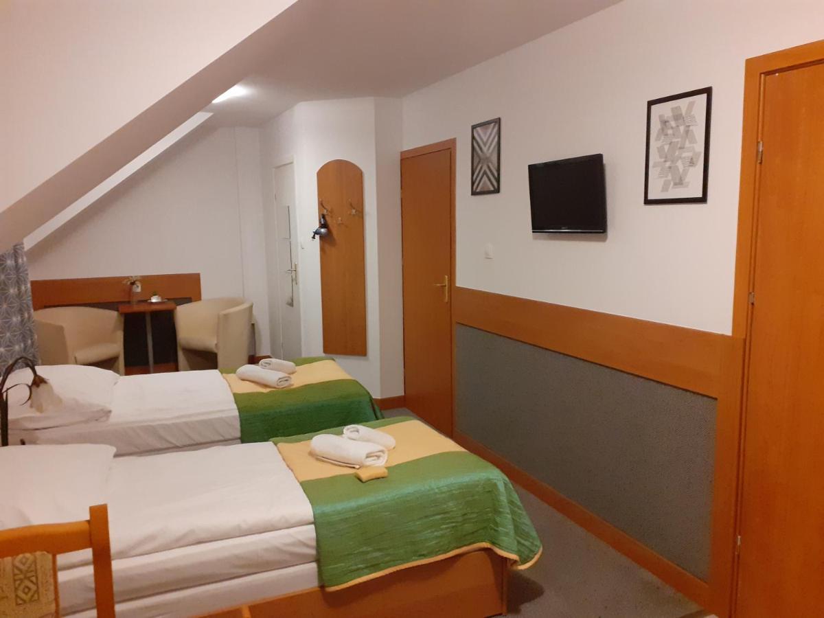 Aparthotel Arkadia ปวอตสก์ ภายนอก รูปภาพ